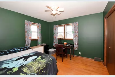 7822  8th Ave, Kenosha, WI 53143 - Photo 15