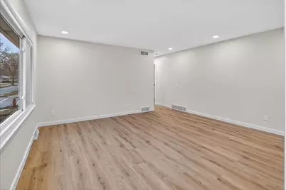 130  Buckingham Ln, Madison, WI 53714 - Photo 3