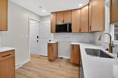 130  Buckingham Ln, Madison, WI 53714 - Photo 25