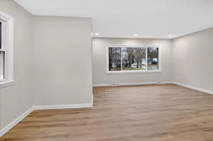 130 Buckingham Ln, Madison, WI 53714 - Photo 7