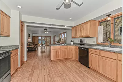 7307  West View Dr, Racine, WI 53185 - Photo 11