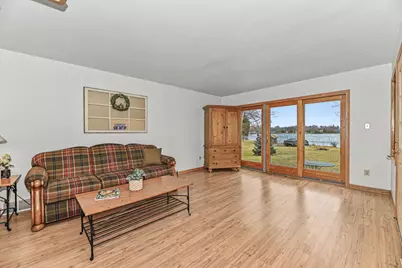 7307  West View Dr, Racine, WI 53185 - Photo 15