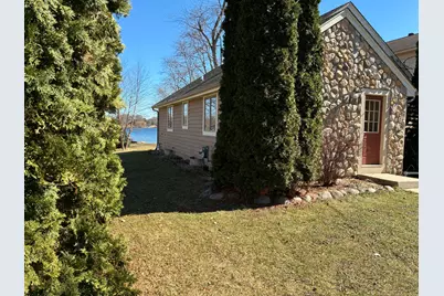 7307  West View Dr, Racine, WI 53185 - Photo 3