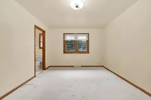 4916 S 82nd St, Greenfield, WI 53220 - Photo 19