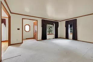 4916 S 82nd St, Greenfield, WI 53220 - Photo 3