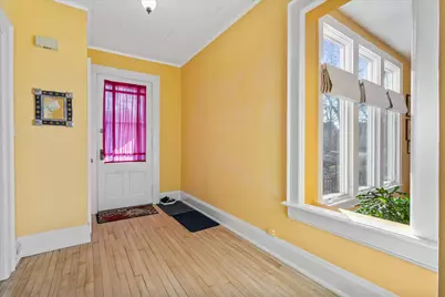 3321 N Newhall St, Milwaukee, WI 53211 - Photo 3