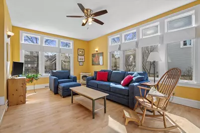 3321 N Newhall St, Milwaukee, WI 53211 - Photo 9