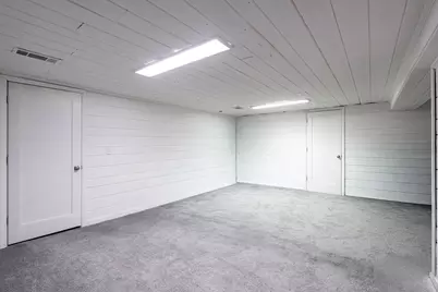 7219 N Santa Monica Blvd, Fox Point, WI 53217 - Photo 21