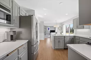 W141N10625 Wooded Hills Dr, Germantown, WI 53022 - Photo 19