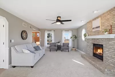 W141N10625  Wooded Hills Dr, Germantown, WI 53022 - Photo 11