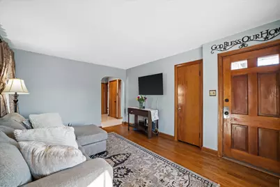 3584 S 17th St, Milwaukee, WI 53221 - Photo 7