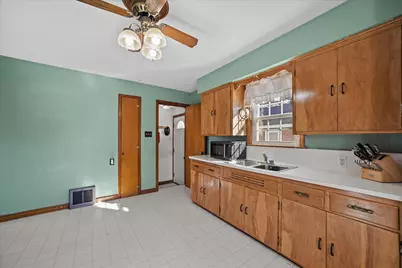 3584 S 17th St, Milwaukee, WI 53221 - Photo 13