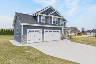 3128 W Hidden Oaks Dr, Franklin, WI 53132 - Photo 5