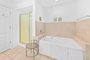 6780 N Melissa Ct, Glendale, WI 53209 - Photo 17