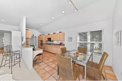 6780 N Melissa Ct #4, Glendale, WI 53209 - Photo 7