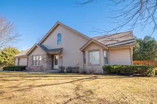 6780 N Melissa Ct, Glendale, WI 53209 - Photo 25