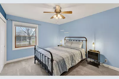 8465 S Heritage Ct, Oak Creek, WI 53154 - Photo 17