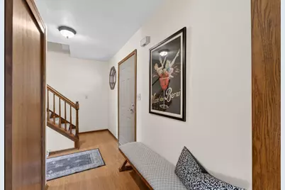 8465 S Heritage Ct, Oak Creek, WI 53154 - Photo 13