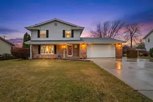 8465 S Heritage Ct, Oak Creek, WI 53154 - Photo 25