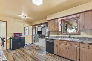 818 Elm St, Hartford, WI 53027 - Photo 7