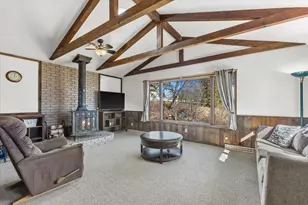 818 Elm St, Hartford, WI 53027 - Photo 13