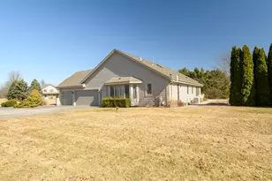 S88W34777 Nesting Ln, Eagle, WI 53119 - Photo 11