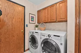 2870 Teal Ridge Ct, Brookfield, WI 53045 - Photo 5