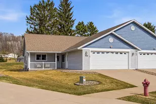 709 Wildwood Ct, La Crescent, MN 55947 - Photo 1