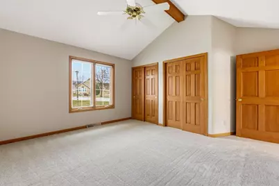 936  Spyglass Hl, Racine, WI 53185 - Photo 17