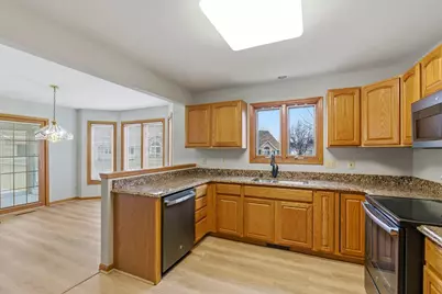 936  Spyglass Hl, Racine, WI 53185 - Photo 13