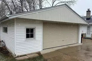 7171 N Seneca Ave, Glendale, WI 53217 - Photo 13