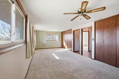 255  Hilldale Dr, Hartford, WI 53027 - Photo 11