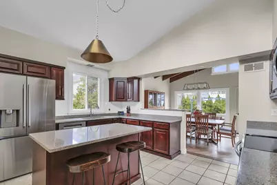 3429  Chatham St, Racine, WI 53402 - Photo 9