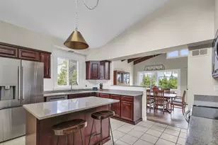 3429 Chatham St, Racine, WI 53402 - Photo 9