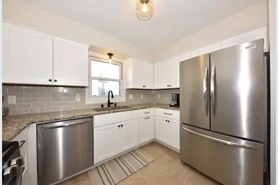 N57W24867  Clover Dr, Sussex, WI 53089 - Photo 9