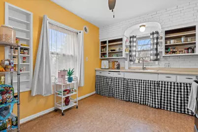 4521 S Lenox St, Milwaukee, WI 53207 - Photo 7