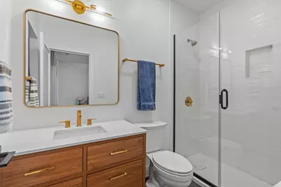 2409 N Terrace Ave, Milwaukee, WI 53202 - Photo 31