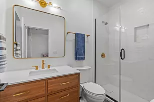 2409 N Terrace Ave, Milwaukee, WI 53202 - Photo 31