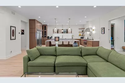 2409 N Terrace Ave, Milwaukee, WI 53202 - Photo 17