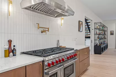 2409 N Terrace Ave, Milwaukee, WI 53202 - Photo 15