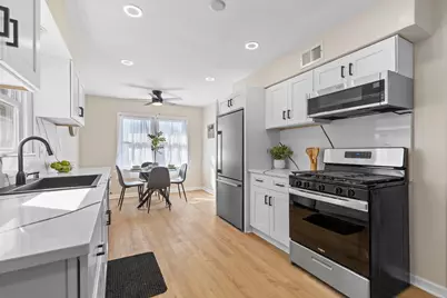 5870 N 75th St, Milwaukee, WI 53218 - Photo 7