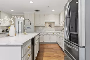 1260 E Dean Rd, Fox Point, WI 53217 - Photo 11