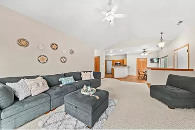 1084  Quinlan Dr #A, Pewaukee, WI 53072 - Photo 7