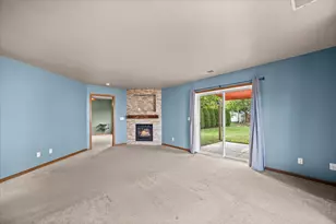 6813 Diane Dr, Newburg, WI 53090 - Photo 5