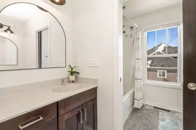 8955 W Highlander Dr, Mequon, WI 53097 - Photo 23