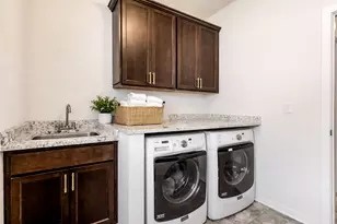 8955 W Highlander Dr, Mequon, WI 53097 - Photo 19