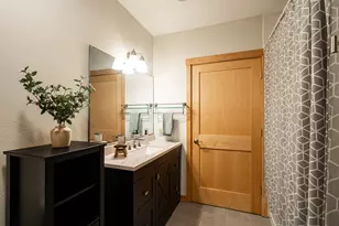 191 N Broadway, Milwaukee, WI 53202 - Photo 21