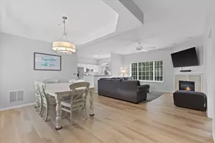 5384 S Hidden Dr, Greenfield, WI 53221 - Photo 9