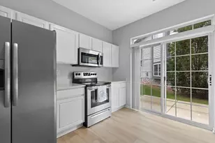 5384 S Hidden Dr, Greenfield, WI 53221 - Photo 3