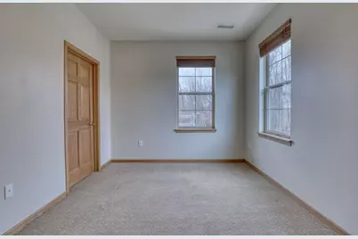 W155N7081  Amberleigh Cir, Menomonee Falls, WI 53051 - Photo 23